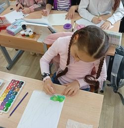 �������